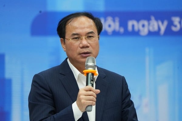 Thứ trưởng Bộ Xây dựng Nguyễn Văn Sinh phát biểu tại Tọa đàm Hiện thực hóa giấc mơ nhà ở xã hội do Bộ Xây dựng phối hợp báo Tiền Phong tổ chức sáng 30/5. Ảnh: Thùy Linh. Thứ trưởng Bộ Xây dựng Nguyễn Văn Sinh phát biểu tại Tọa đàm Hiện thực hóa giấc mơ nhà ở xã hội do Bộ Xây dựng phối hợp báo Tiền Phong tổ chức sáng 30/5. Ảnh: Thùy Linh.