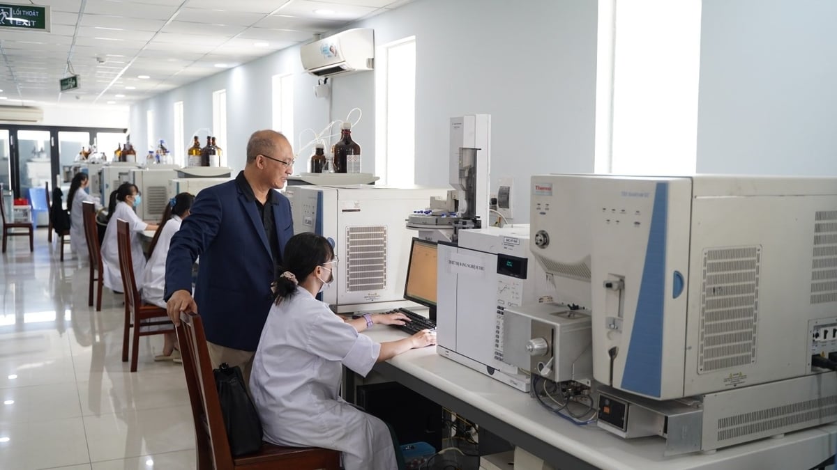 Các doanh nghiệp xuất khẩu lớn đã bắt tay phối hợp cùng nông dân tham gia vào cuộc 'thanh lọc từ gốc' chất cấm theo quy định của thị trường Trung Quốc. Ảnh: Minh Sáng. Các doanh nghiệp xuất khẩu lớn đã bắt tay phối hợp cùng nông dân tham gia vào cuộc 'thanh lọc từ gốc' chất cấm theo quy định của thị trường Trung Quốc. Ảnh: Minh Sáng.