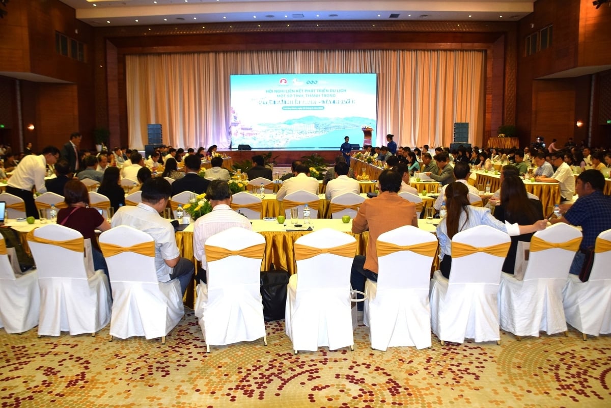 Quang cảnh hội nghị. Ảnh: V.Đ.T.