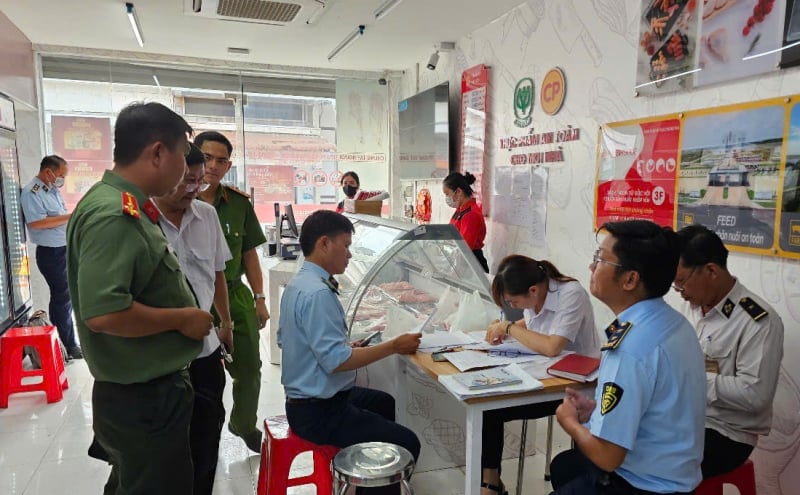 Cơ quan chức năng tỉnh Sóc Trăng ngay lập tức vào cuộc kiểm tra xác minh thông tin. Ảnh: Đức Xuân. Cơ quan chức năng tỉnh Sóc Trăng ngay lập tức vào cuộc kiểm tra xác minh thông tin. Ảnh: Đức Xuân.