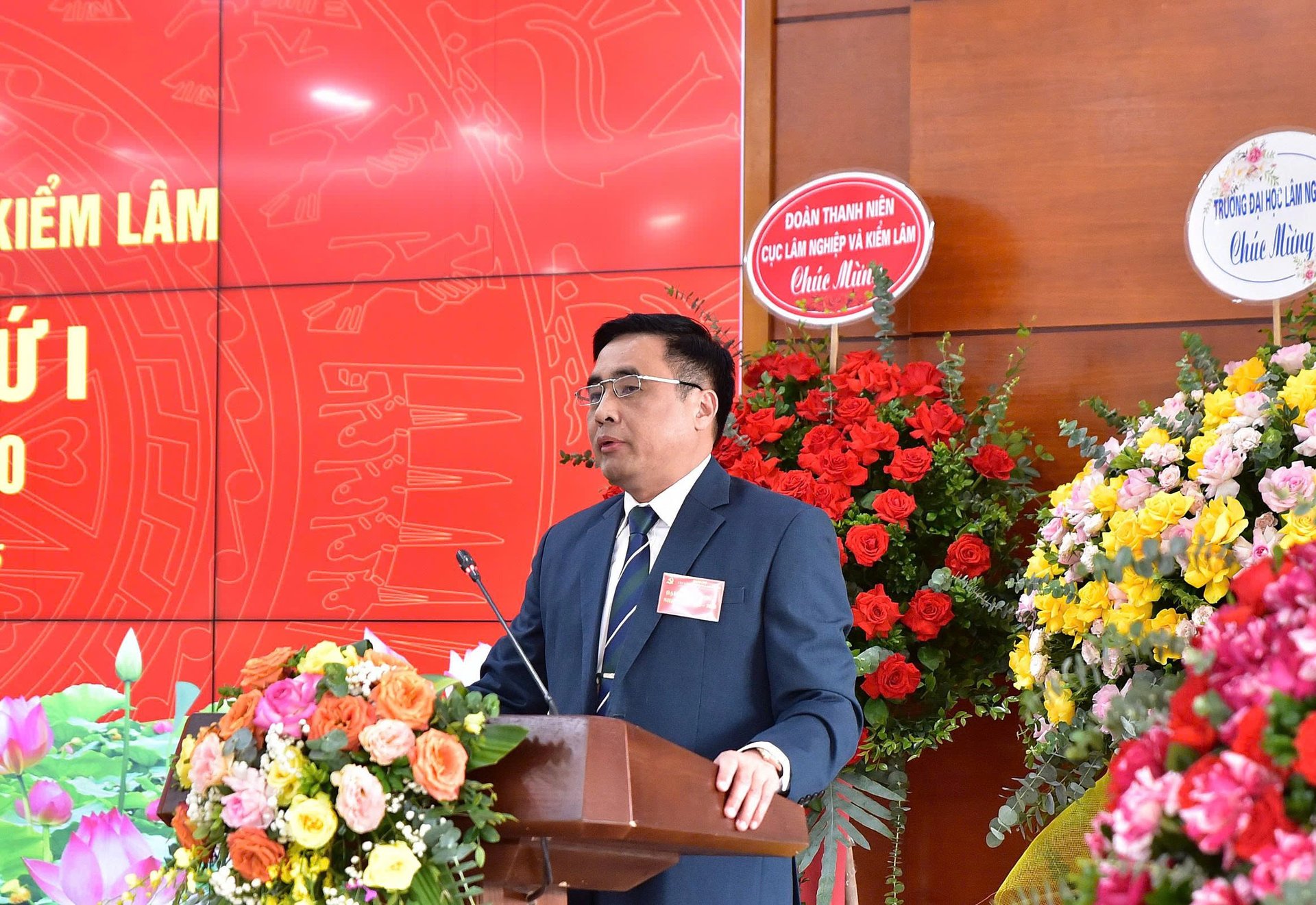 Theo Thứ trưởng Nguyễn Quốc Trị: Mỗi cá nhân trong ngành lâm nghiệp đều là một nhân tố quan trọng, do vậy thông qua Đại hội, cần nghiêm túc rút kinh nghiệm trong quá trình thực hiện các nhiệm vụ. Ảnh: Kiều Chi. Theo Thứ trưởng Nguyễn Quốc Trị: Mỗi cá nhân trong ngành lâm nghiệp đều là một nhân tố quan trọng, do vậy thông qua Đại hội, cần nghiêm túc rút kinh nghiệm trong quá trình thực hiện các nhiệm vụ. Ảnh: Kiều Chi.
