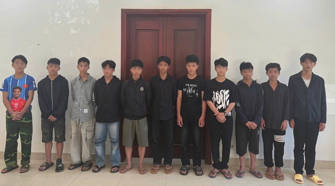 Nhóm đối tượng ở huyện Kỳ Sơn gây ra vụ việc nêu trên. Ảnh: Công an tỉnh Nghệ An. Nhóm đối tượng ở huyện Kỳ Sơn gây ra vụ việc nêu trên. Ảnh: Công an tỉnh Nghệ An.