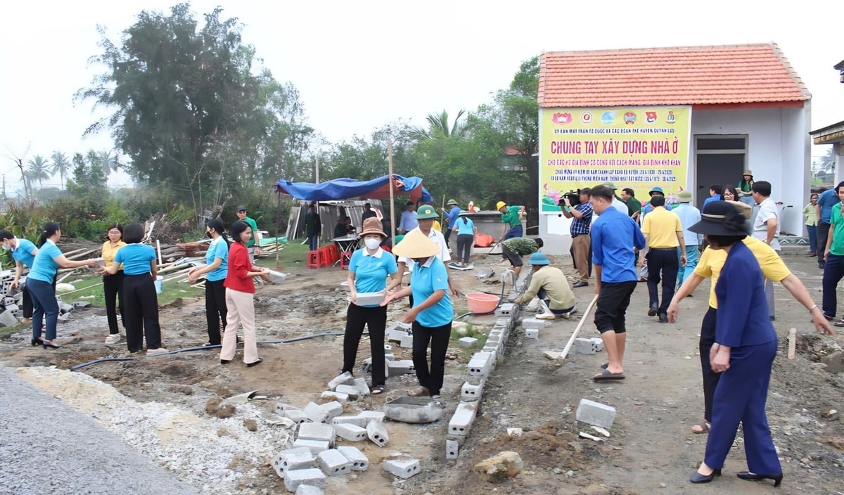 Tất cả cùng góp sức, chung tay vì chủ trương lớn. Ảnh: Tỉnh đoàn Nghệ An. Tất cả cùng góp sức, chung tay vì chủ trương lớn. Ảnh: Tỉnh đoàn Nghệ An.