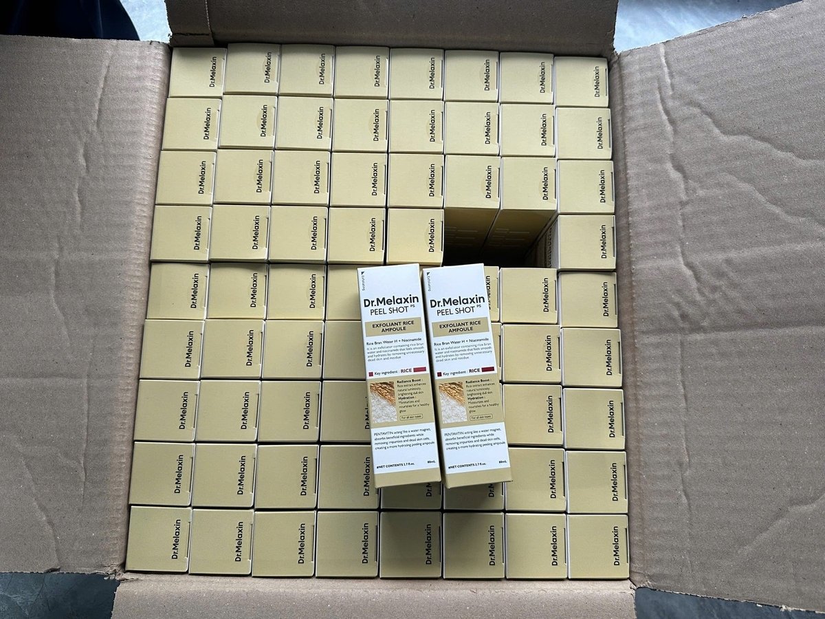 Hơn 5.000 lọ mỹ phẩm nhập lậu bị Đội Quản lý thị trường số 8 kiểm tra, phát hiện. Ảnh: Cục Quản lý thị trường. Hơn 5.000 lọ mỹ phẩm nhập lậu bị Đội Quản lý thị trường số 8 kiểm tra, phát hiện. Ảnh: Cục Quản lý thị trường.