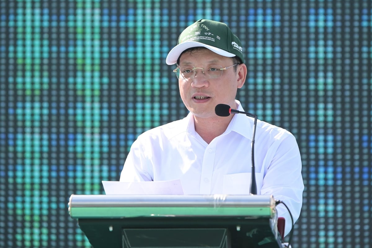 Ông Nghiêm Xuân Cường, Phó Chủ tịch UBND tỉnh Quảng Ninh, phát biểu tại lễ khai mạc. Ảnh: Tùng Đinh. Ông Nghiêm Xuân Cường, Phó Chủ tịch UBND tỉnh Quảng Ninh, phát biểu tại lễ khai mạc. Ảnh: Tùng Đinh.