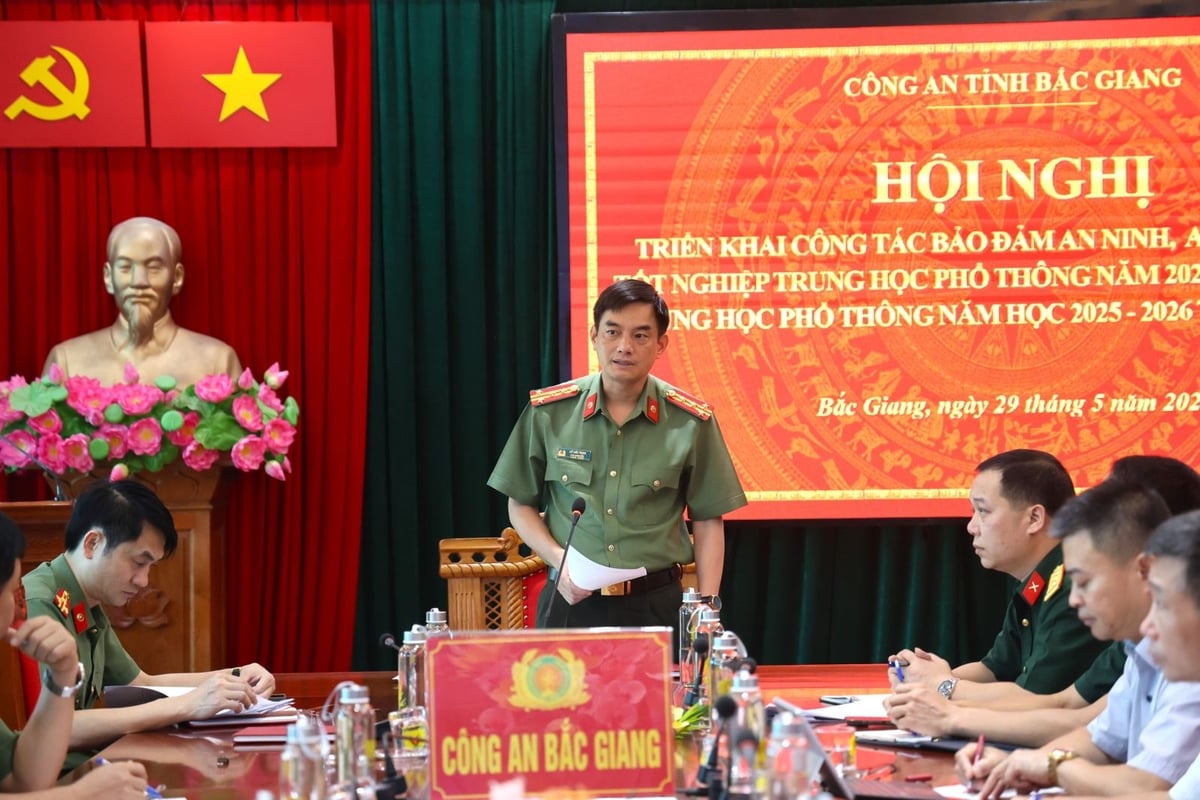 Đại tá Đỗ Đức Trịnh, Phó Giám đốc Công an tỉnh Bắc Giang phát biểu chỉ đạo. Ảnh: Phạm Minh. Đại tá Đỗ Đức Trịnh, Phó Giám đốc Công an tỉnh Bắc Giang phát biểu chỉ đạo. Ảnh: Phạm Minh.