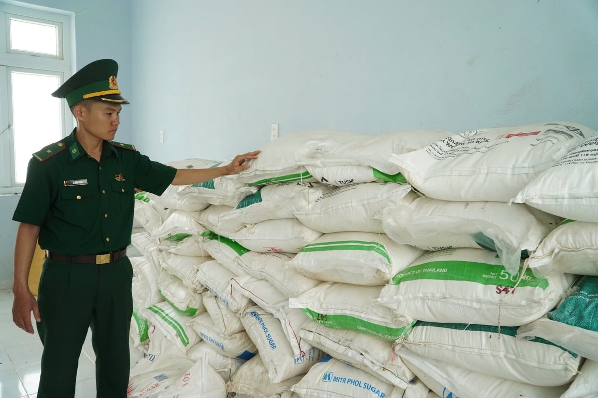 Lực lượng chức năng của tỉnh Tây Ninh phát hiện ngăn chặn đường nhập lậu. Ảnh: CTV.