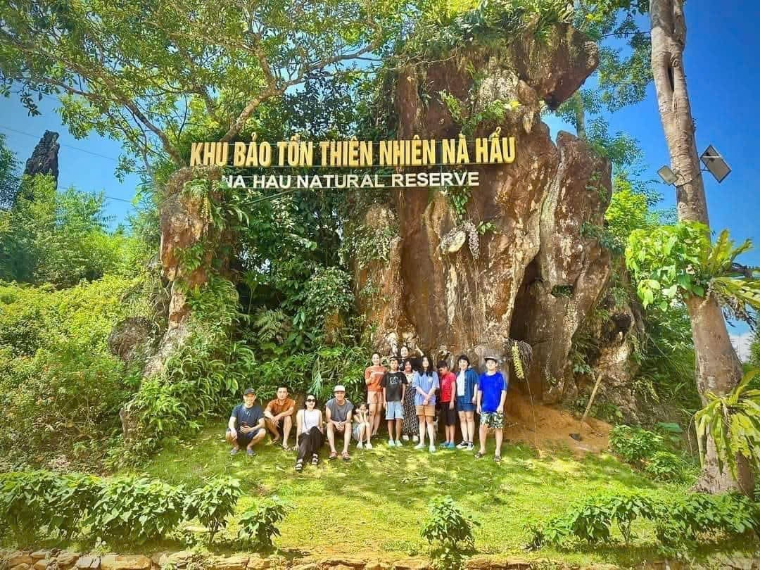 Khu bảo tồn thiên nhiên Nà Hẩu còn gìn giữ được sự hoang sơ luôn thu hút đông khách du lịch. Ảnh: Thanh Tiến. Khu bảo tồn thiên nhiên Nà Hẩu còn gìn giữ được sự hoang sơ luôn thu hút đông khách du lịch. Ảnh: Thanh Tiến.