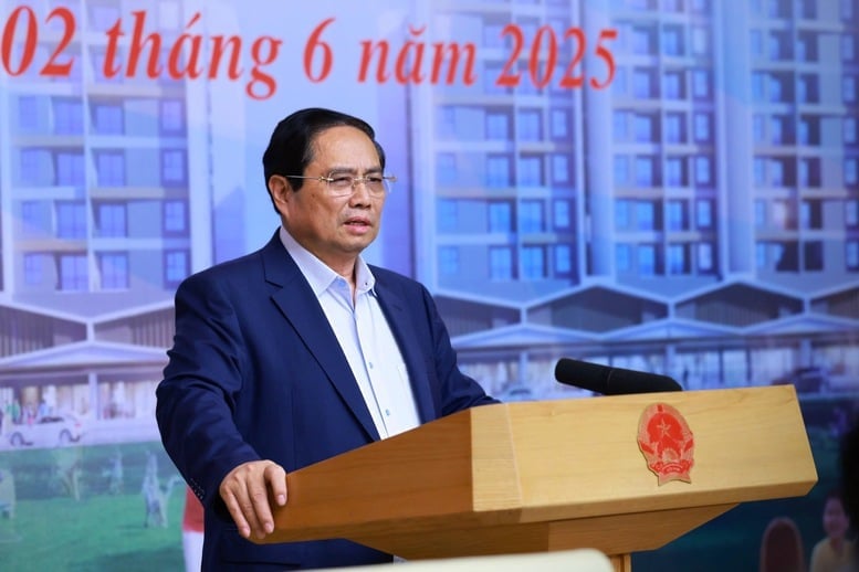 Thủ tướng Phạm Minh Chính nhấn mạnh, nhà ở xã hội không thể bố trí ở nơi hẻo lánh, xa xôi, thiếu hạ tầng... Ảnh: VGP/Nhật Bắc.