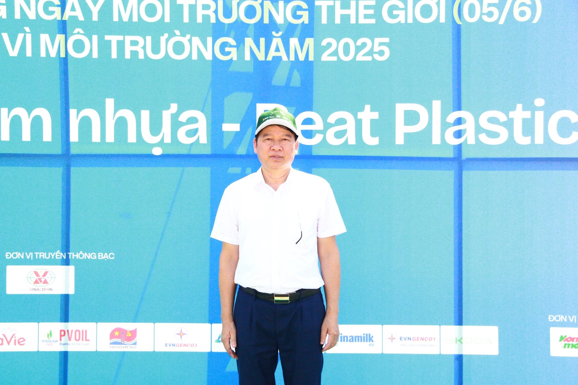 Ông Phạm Văn Thập, Phó Giám đốc Công ty Nhiệt điện Mông Dương kỳ vọng, sau Lễ Mít tinh, tinh thần bảo vệ môi trường, đặc biệt là giảm thiểu rác thải nhựa sẽ tiếp tục được nhân rộng trong cộng đồng. Ảnh: Tiến Trung.