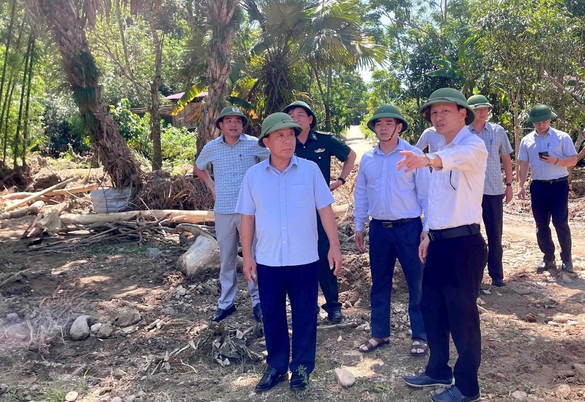 Lãnh đạo tỉnh Nghệ An kiểm tra hiện trường sau lũ ống lũ quét tại xã Tri Lễ. Ảnh: Báo Nghệ An. Lãnh đạo tỉnh Nghệ An kiểm tra hiện trường sau lũ ống lũ quét tại xã Tri Lễ. Ảnh: Báo Nghệ An.