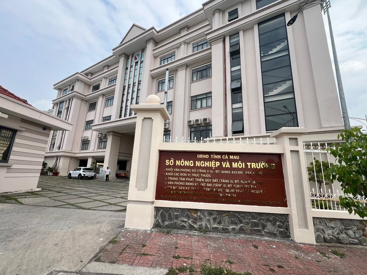 Sở Nông nghiệp và Môi trường tỉnh trở thành sở có quy mô nhân sự lớn nhất, với tổng số hơn 2.200 cán bộ, công chức, viên chức. Ảnh: Trọng Linh. Sở Nông nghiệp và Môi trường tỉnh trở thành sở có quy mô nhân sự lớn nhất, với tổng số hơn 2.200 cán bộ, công chức, viên chức. Ảnh: Trọng Linh.