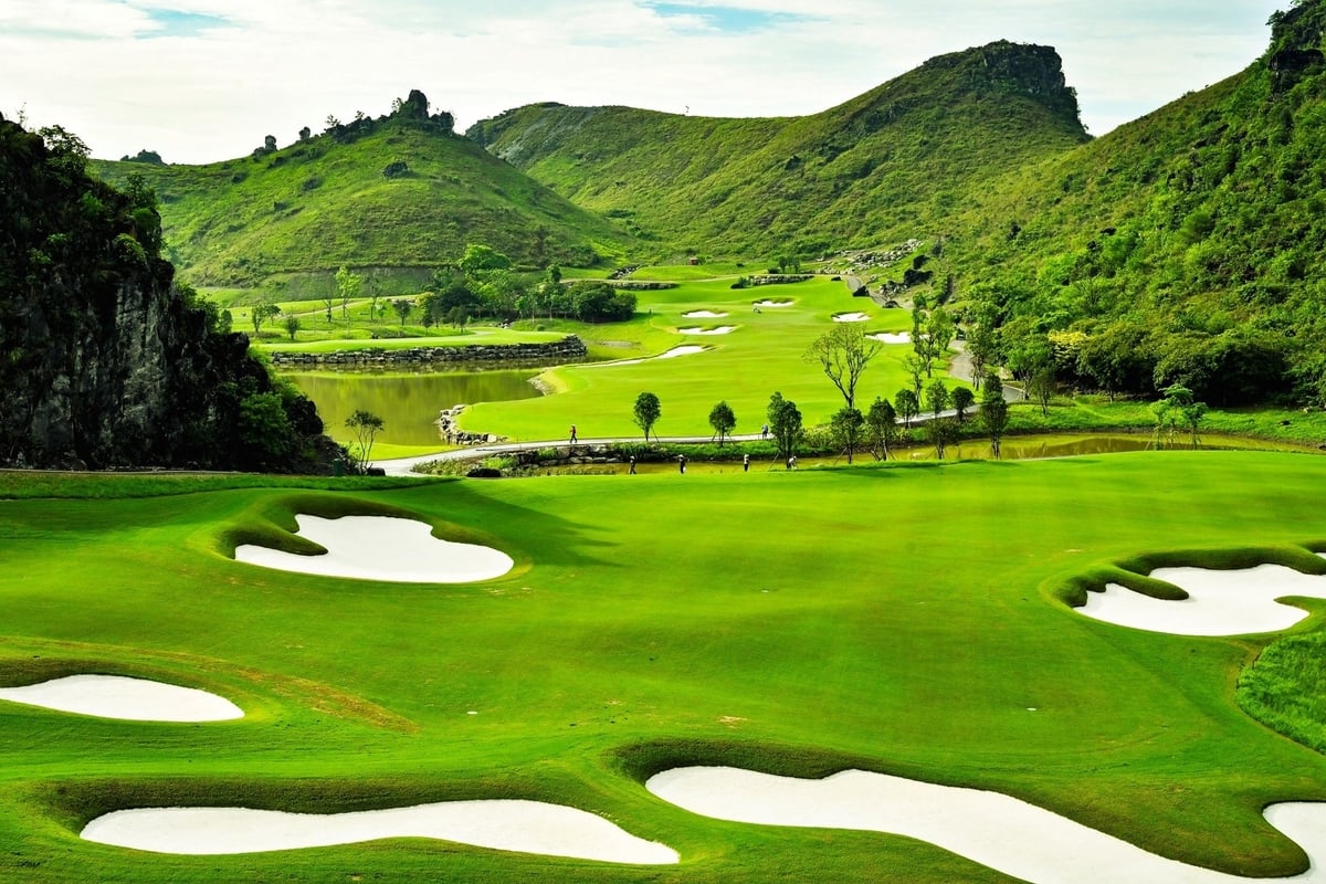 Sân gôn Legend Valley Country Club có nhiều hố thử thách và khung cảnh tuyệt đẹp. Ảnh: KS. Sân gôn Legend Valley Country Club có nhiều hố thử thách và khung cảnh tuyệt đẹp. Ảnh: KS.