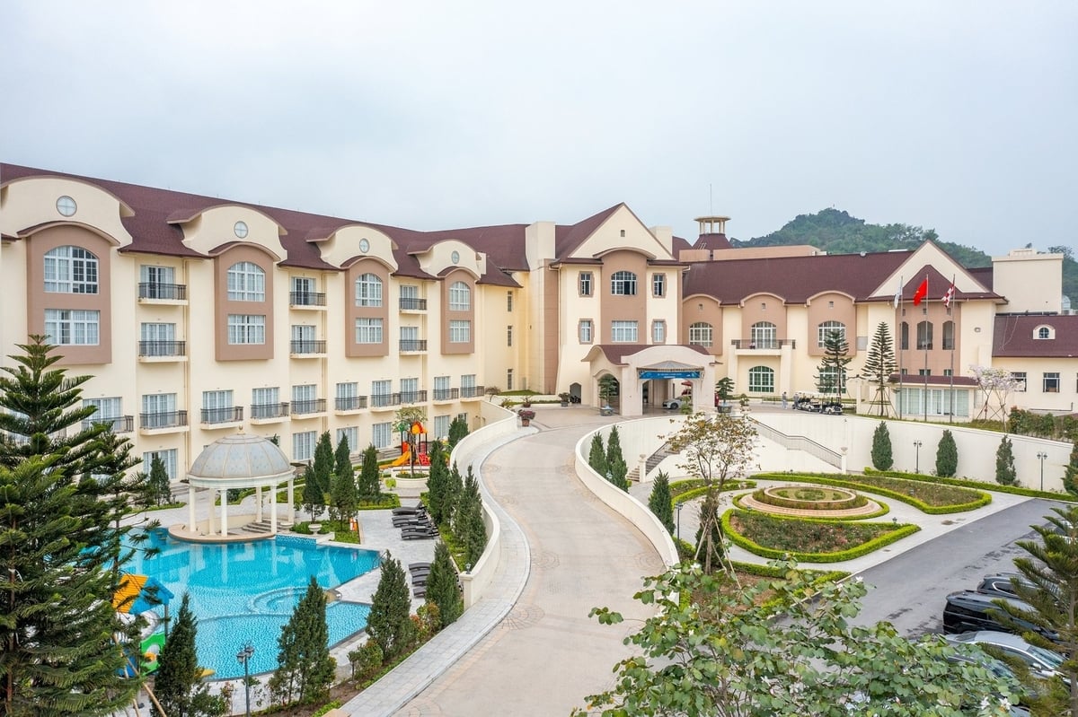 Khách sạn Legend Valley có kiến trúc giống như một tòa lâu đài cổ tích. Ảnh: KS. Khách sạn Legend Valley có kiến trúc giống như một tòa lâu đài cổ tích. Ảnh: KS.