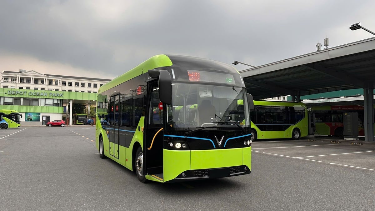 Tuyến buýt số 43 sẽ sử dụng 15 xe buýt điện trung bình. Ảnh: Tramoc. Tuyến buýt số 43 sẽ sử dụng 15 xe buýt điện trung bình. Ảnh: Tramoc.