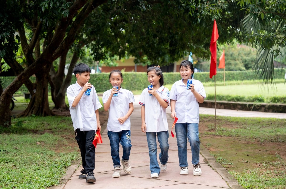 Hoạt động hướng đến trẻ em có hoàn cảnh kém may mắn, còn nhiều thiệt thòi là sự khởi động ý nghĩa cho Tháng Hành động vì Trẻ em. Ảnh: Viên An.