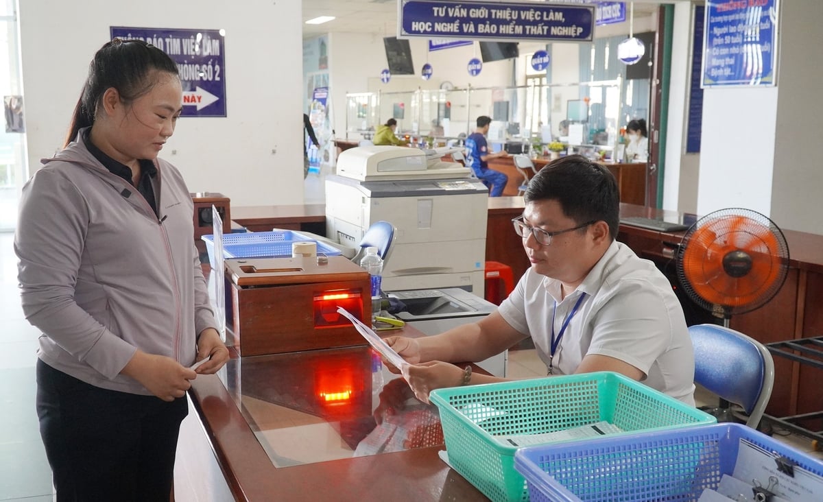 Nhiều doanh nghiệp trên địa bàn tỉnh Bình Dương có nhu cầu tuyển dụng lao động trong các lĩnh vực chế biến gỗ, may mặc, logistics, điện tử, cơ khí, kỹ thuật… Ảnh: Trần Phi.