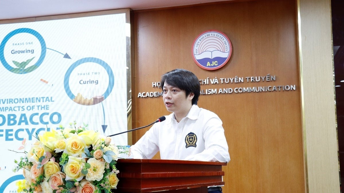Theo Dược sỹ Nguyễn Hữu Tú, sự gia tăng sử dụng thuốc lá điện tử trong thanh niên không chỉ gây hại sức khỏe và môi trường mà còn kéo theo các hệ lụy như giảm năng suất học tập, lao động và gia tăng hành vi tiêu cực. Ảnh: Nguyễn Thủy. Theo Dược sỹ Nguyễn Hữu Tú, sự gia tăng sử dụng thuốc lá điện tử trong thanh niên không chỉ gây hại sức khỏe và môi trường mà còn kéo theo các hệ lụy như giảm năng suất học tập, lao động và gia tăng hành vi tiêu cực. Ảnh: Nguyễn Thủy.