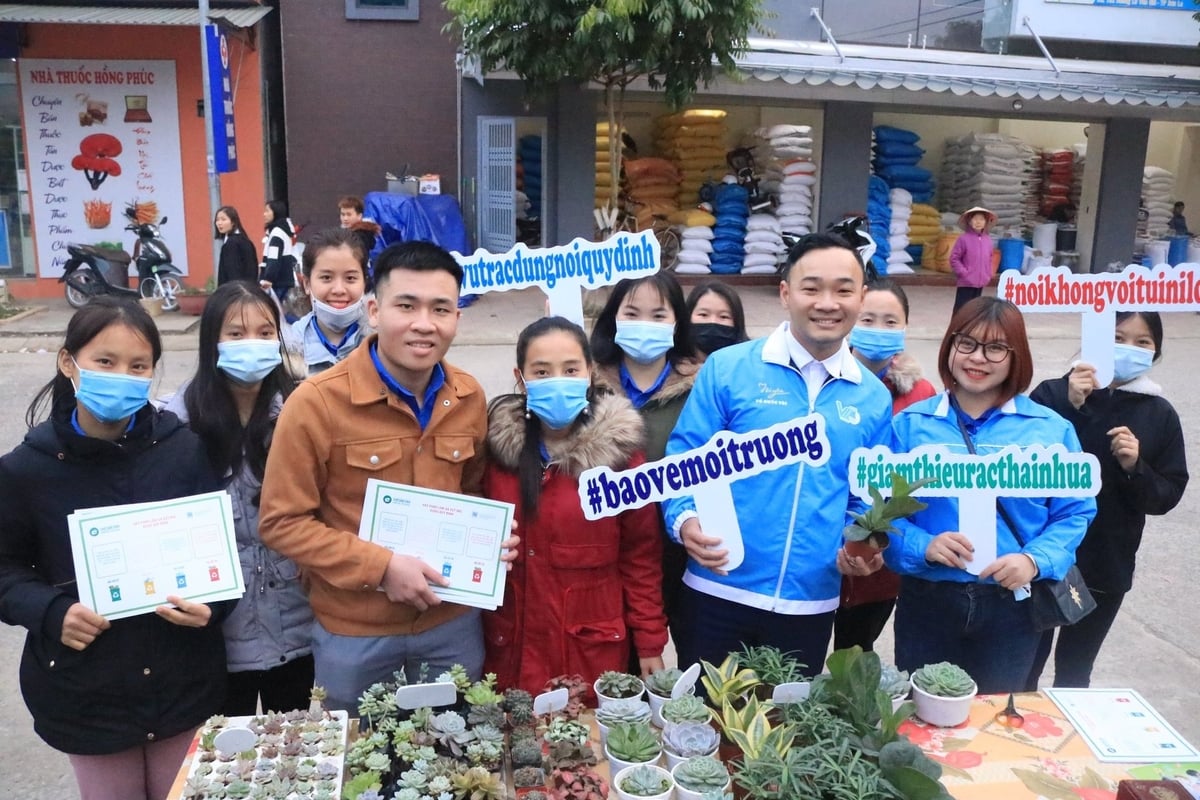 Tuổi trẻ Sơn La chung tay vì môi trường xanh. Ảnh: Nguyễn Nga. Tuổi trẻ Sơn La chung tay vì môi trường xanh. Ảnh: Nguyễn Nga.