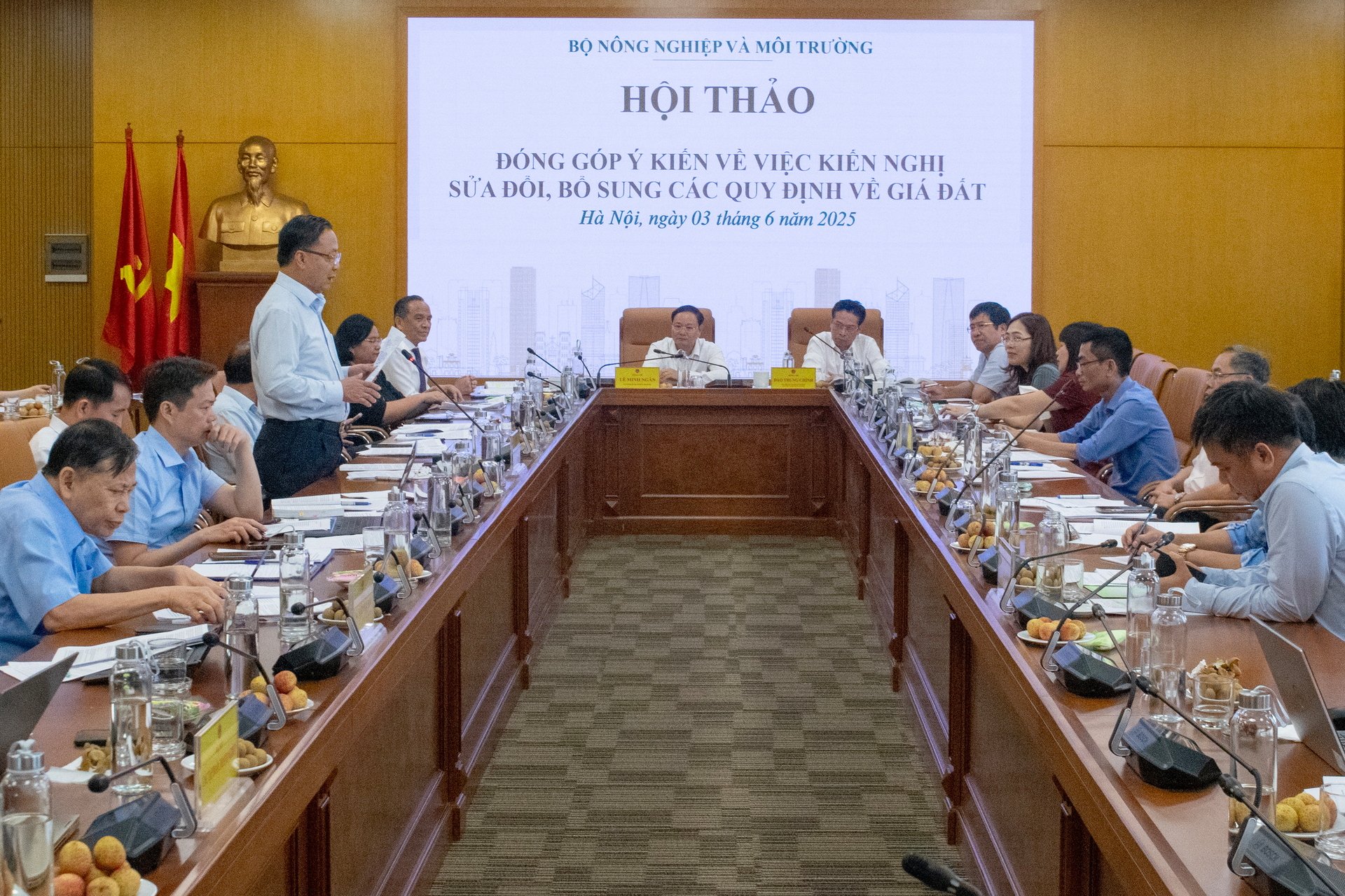 Hội thảo nhằm hoàn thiện hệ thống chính sách pháp luật, tạo nền tảng cho việc triển khai hiệu quả Luật Đất đai năm 2024 và Nghị định số 71/2024/NĐ-CP của Chính phủ. Ảnh: Trường Giang. Hội thảo nhằm hoàn thiện hệ thống chính sách pháp luật, tạo nền tảng cho việc triển khai hiệu quả Luật Đất đai năm 2024 và Nghị định số 71/2024/NĐ-CP của Chính phủ. Ảnh: Trường Giang.