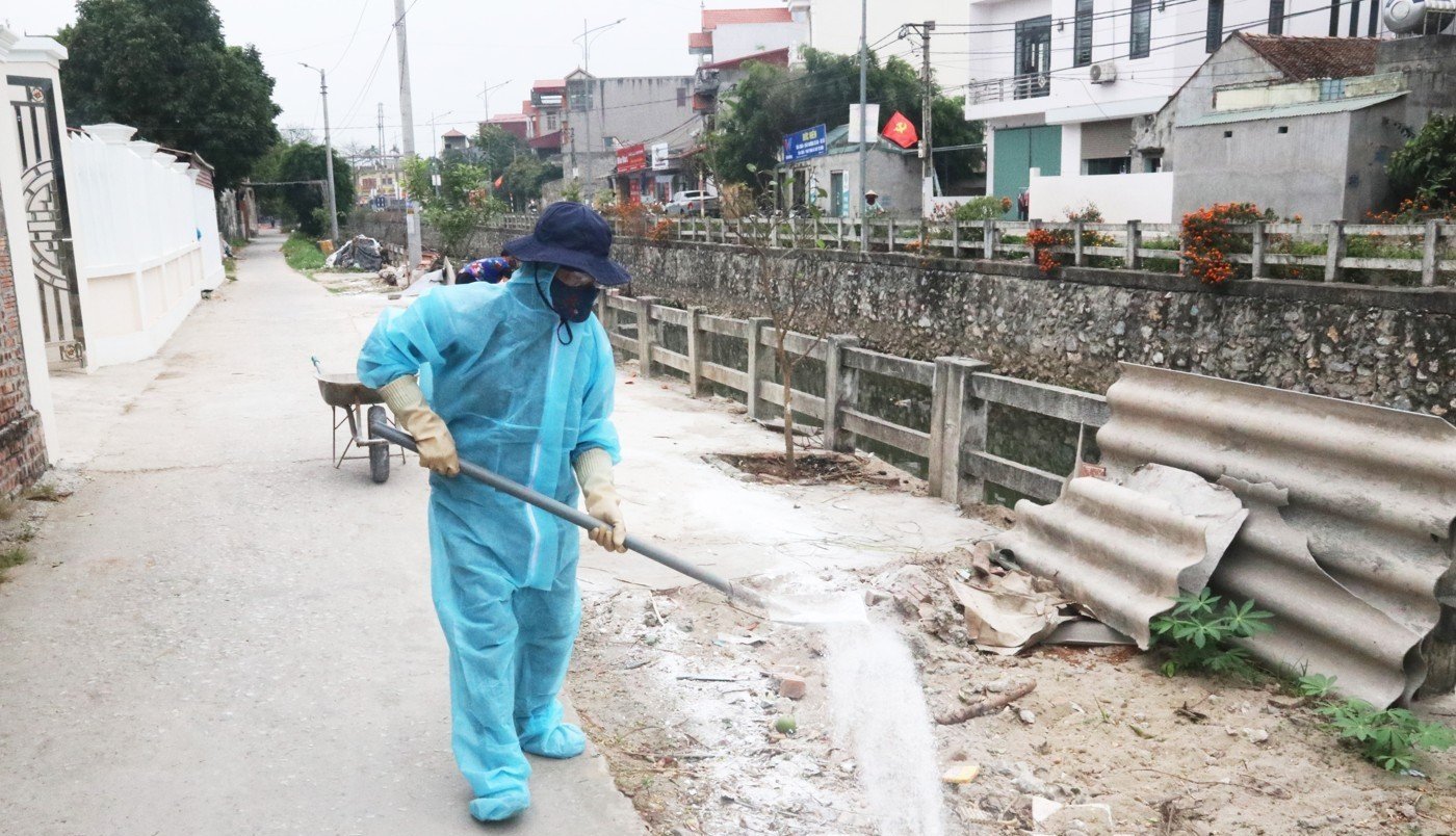 Vôi được ứng dụng trong sản xuất nông nghiệp với nhiều mục đích như dùng để khử trùng đất, khử trùng ao nuôi, khử trùng chuồng trại và khu vực chăn nuôi. Ảnh: Bacninh.gov.vn. Vôi được ứng dụng trong sản xuất nông nghiệp với nhiều mục đích như dùng để khử trùng đất, khử trùng ao nuôi, khử trùng chuồng trại và khu vực chăn nuôi. Ảnh: Bacninh.gov.vn.