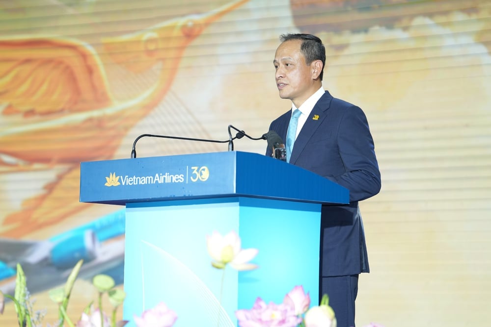 Tổng Giám đốc Lê Hồng Hà phát biểu đáp từ tại Lễ kỷ niệm. Ảnh: Vietnam Airlines. Tổng Giám đốc Lê Hồng Hà phát biểu đáp từ tại Lễ kỷ niệm. Ảnh: Vietnam Airlines.