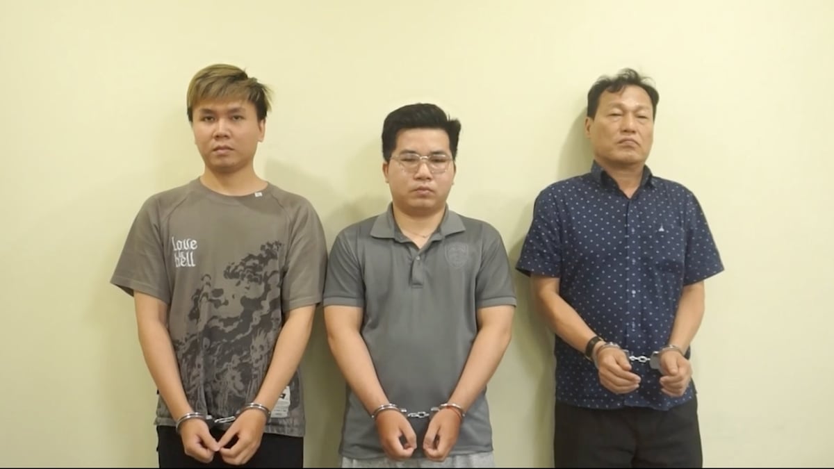 Nguyễn Hoàng Tân, Nguyễn Đức Minh và Lê Văn Cần (từ trái sang). Ảnh- Công an TP HCM. Nguyễn Hoàng Tân, Nguyễn Đức Minh và Lê Văn Cần (từ trái sang). Ảnh- Công an TP HCM.