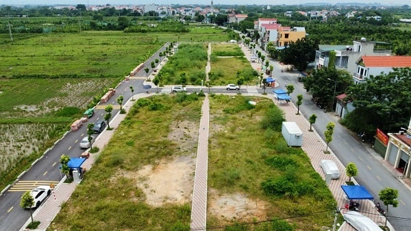 Khu đất đấu giá Thanh Cao (huyện Thanh Oai) vẫn đang là bãi đất trống. Ảnh: Thùy Linh. Khu đất đấu giá Thanh Cao (huyện Thanh Oai) vẫn đang là bãi đất trống. Ảnh: Thùy Linh.