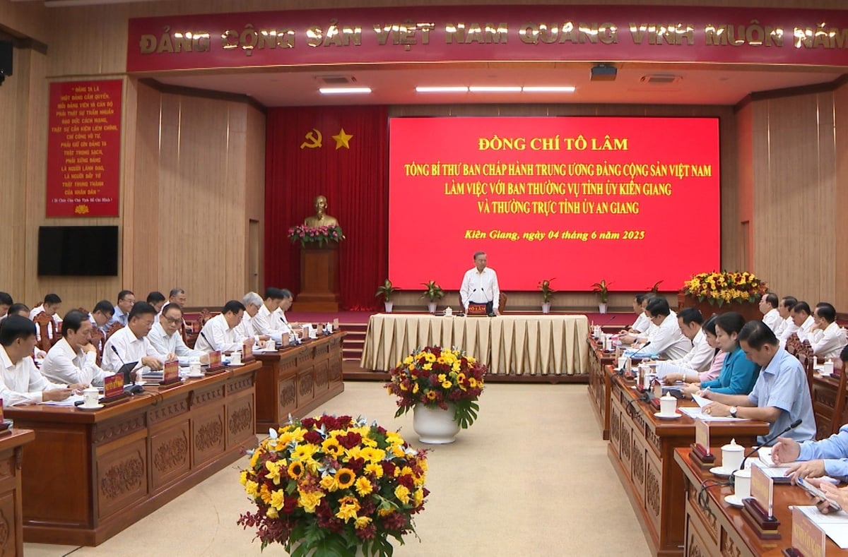 Tổng Bí thư Tô Lâm phát biểu chỉ đạo tại buổi làm việc với Tỉnh ủy Kiên Giang và An Giang. Ảnh: Trung Chánh. Tổng Bí thư Tô Lâm phát biểu chỉ đạo tại buổi làm việc với Tỉnh ủy Kiên Giang và An Giang. Ảnh: Trung Chánh.