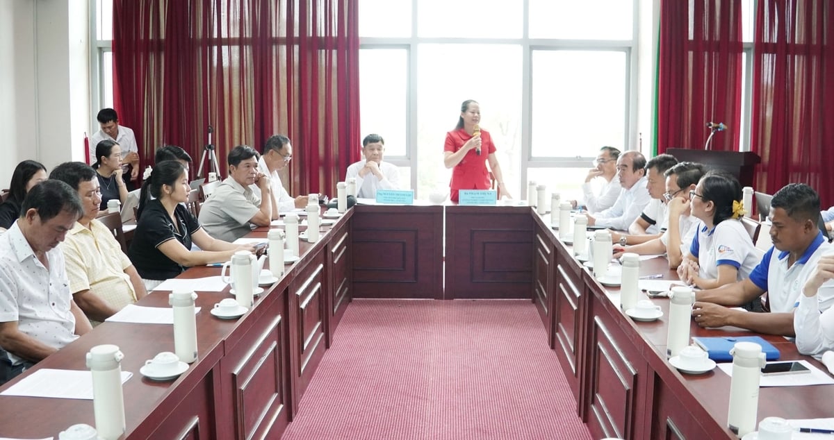 Lần đầu tiên ngành nông nghiệp tỉnh Bà Rịa - Vũng Tàu tổ chức đối thoại với Hội Thủy sản tỉnh và các doanh nghiệp hoạt động trong lĩnh vực thủy sản trên địa bàn. Ảnh: Lê Bình. Lần đầu tiên ngành nông nghiệp tỉnh Bà Rịa - Vũng Tàu tổ chức đối thoại với Hội Thủy sản tỉnh và các doanh nghiệp hoạt động trong lĩnh vực thủy sản trên địa bàn. Ảnh: Lê Bình.