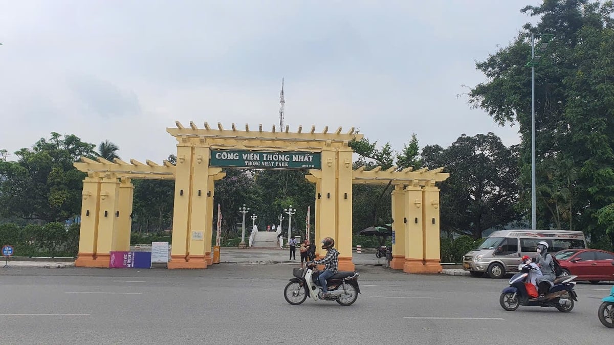 Công viên Thống Nhất đã được cải tạo, nâng cấp một số hạng mục, tạo cảnh sạch đẹp, phục vụ khách du lịch và nhân dân tham quan, vui chơi. Ảnh: Xuân Vũ. Công viên Thống Nhất đã được cải tạo, nâng cấp một số hạng mục, tạo cảnh sạch đẹp, phục vụ khách du lịch và nhân dân tham quan, vui chơi. Ảnh: Xuân Vũ.