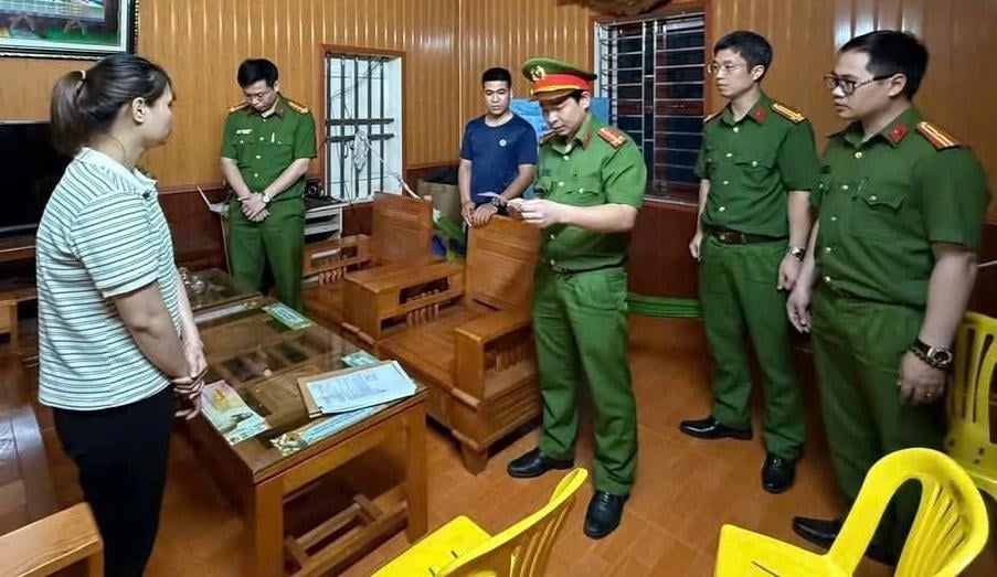 Công an tỉnh Nam Định khởi tố các đối tượng làm giả tài liệu để khai thác, vận chuyển 3.000m3 cát trái phép. Ảnh: Công an tỉnh Nam Định. Công an tỉnh Nam Định khởi tố các đối tượng làm giả tài liệu để khai thác, vận chuyển 3.000m3 cát trái phép. Ảnh: Công an tỉnh Nam Định.
