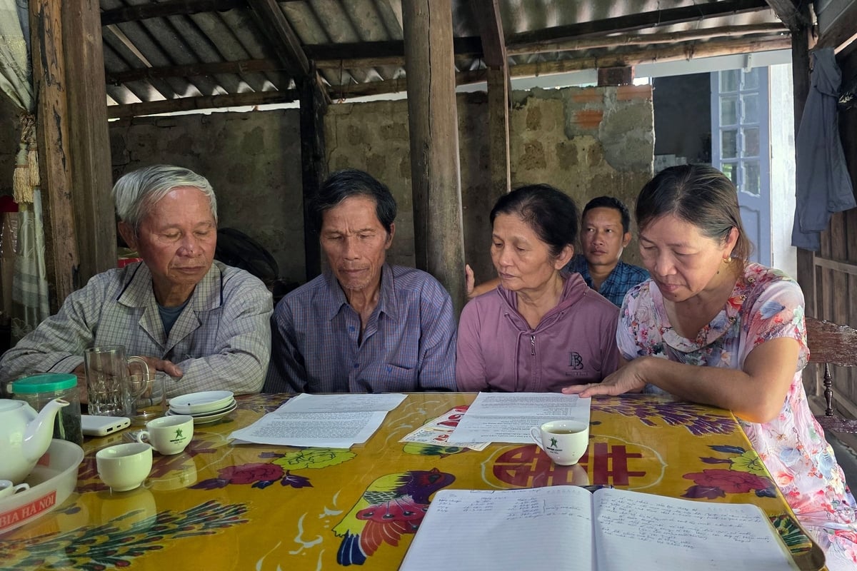 Các hộ dân thôn Đại Thượng Hạ nhiều lần viết đơn, kiến nghị UBND xã Triệu Long xử lý vấn đề ô nhiễm môi trường do gia trại chăn nuôi gây ra. Ảnh: Võ Dũng. Các hộ dân thôn Đại Thượng Hạ nhiều lần viết đơn, kiến nghị UBND xã Triệu Long xử lý vấn đề ô nhiễm môi trường do gia trại chăn nuôi gây ra. Ảnh: Võ Dũng.