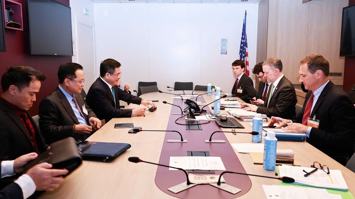 Quang cảnh phiên đàm phán diễn ra bên lề Hội nghị hội đồng bộ trưởng OECD tại thủ đô Paris, Cộng hòa Pháp, hai Trưởng đoàn đàm phán thống nhất gặp nhau tại đây để tiếp tục phiên đàm phán cấp bộ trưởng. Ảnh: Bộ Công Thương. Quang cảnh phiên đàm phán diễn ra bên lề Hội nghị hội đồng bộ trưởng OECD tại thủ đô Paris, Cộng hòa Pháp, hai Trưởng đoàn đàm phán thống nhất gặp nhau tại đây để tiếp tục phiên đàm phán cấp bộ trưởng. Ảnh: Bộ Công Thương.