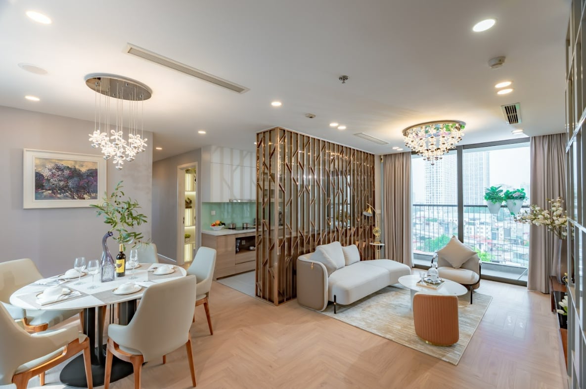 Sản phẩm Business Suite có thể biến hóa linh hoạt tùy theo mục đích sử dụng. Ảnh: Minh Hương. Sản phẩm Business Suite có thể biến hóa linh hoạt tùy theo mục đích sử dụng. Ảnh: Minh Hương.