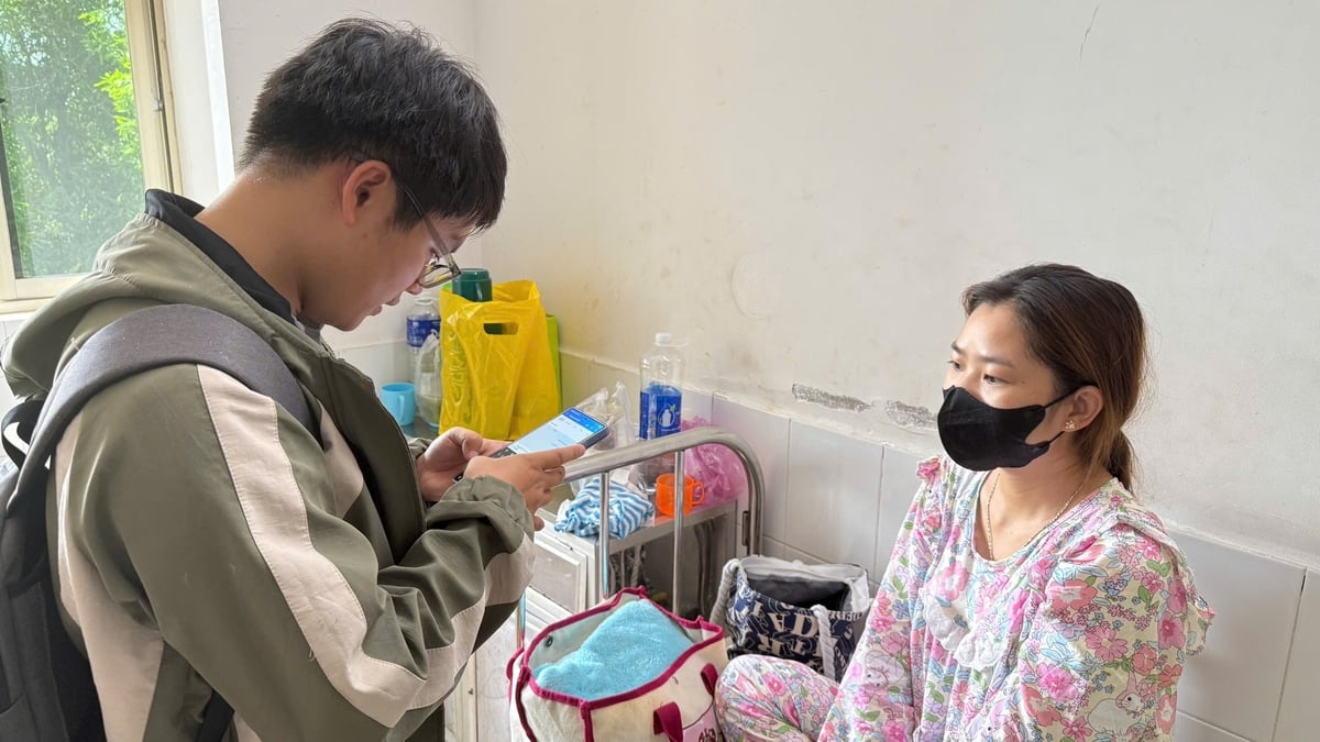 Bệnh nhân bị ngộ độc thực phẩm sau khi ăn tại nhà hàng Phố Đêm Vườn III được điều trị tại bệnh viện. Ảnh: TQ. Bệnh nhân bị ngộ độc thực phẩm sau khi ăn tại nhà hàng Phố Đêm Vườn III được điều trị tại bệnh viện. Ảnh: TQ.