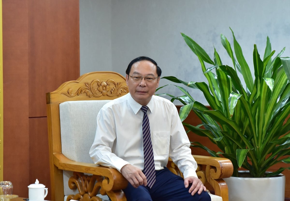 Thứ trưởng Lê Công Thành chia sẻ về những nỗ lực của Việt Nam thực hiện các cam kết trong Thỏa thuận Paris về biến đổi khí hậu tại COP26. Ảnh: Kiều Chi. Thứ trưởng Lê Công Thành chia sẻ về những nỗ lực của Việt Nam thực hiện các cam kết trong Thỏa thuận Paris về biến đổi khí hậu tại COP26. Ảnh: Kiều Chi.
