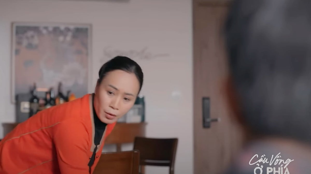 Cô Tuyết vừa đến làm đã ra yêu cầu với ông Dương. Ảnh CMH Cô Tuyết vừa đến làm đã ra yêu cầu với ông Dương. Ảnh CMH