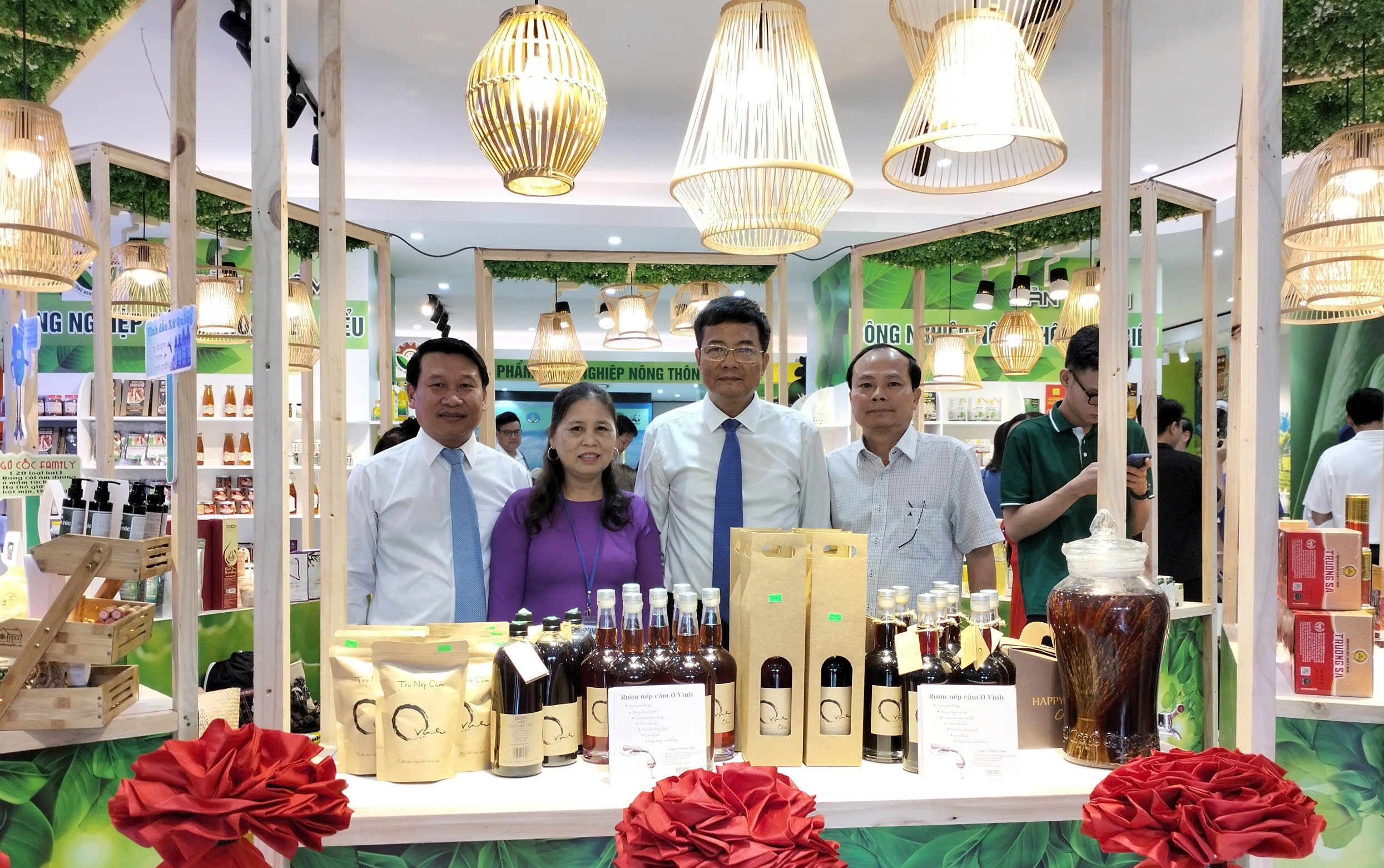 Gian hàng giới thiệu sản phẩm OCOP Quảng Bình tại thành phố Hồ Chí Minh. Ảnh: T. Phùng. Gian hàng giới thiệu sản phẩm OCOP Quảng Bình tại thành phố Hồ Chí Minh. Ảnh: T. Phùng.