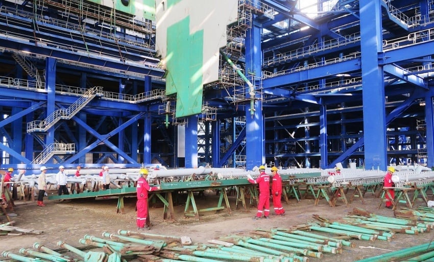 Công tác chuẩn bị vật tư, thiết bị để lắp đặt Lò hơi 1 của Dự án Nhà máy Nhiệt điện Long Phú 1. Ảnh: NM. Công tác chuẩn bị vật tư, thiết bị để lắp đặt Lò hơi 1 của Dự án Nhà máy Nhiệt điện Long Phú 1. Ảnh: NM.
