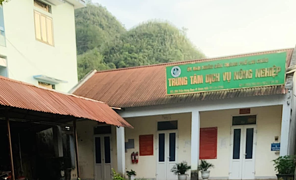 Một góc Trung tâm Dịch vụ nông nghiệp thuộc UBND thành phố Lai Châu. Ảnh: T.P.