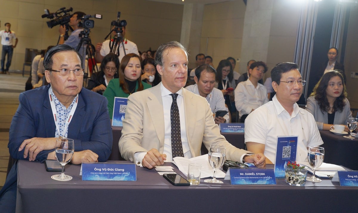 Diễn đàn có sự tham gia của các Bộ, ngành, tổ chức quốc tế, các doanh nghiệp trong và ngoài nước. Ảnh: Trần Phi. Diễn đàn có sự tham gia của các Bộ, ngành, tổ chức quốc tế, các doanh nghiệp trong và ngoài nước. Ảnh: Trần Phi.
