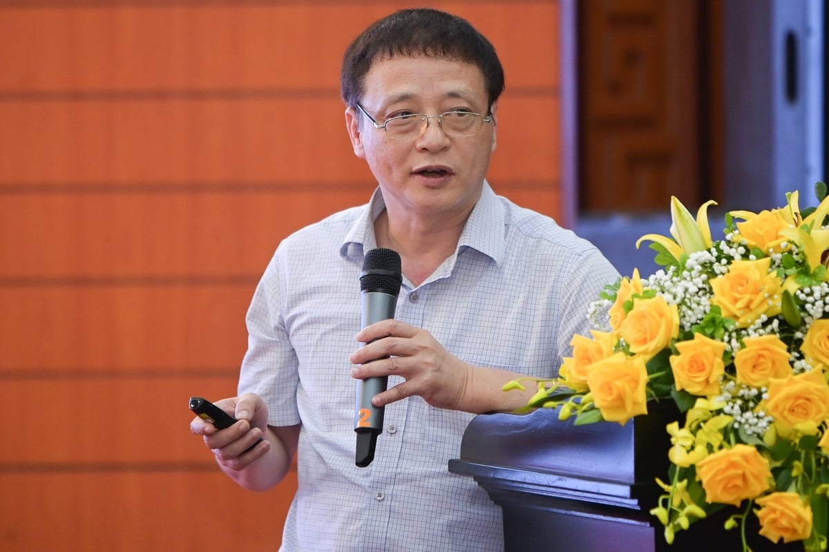 Phó Giám đốc Trung tâm Dự báo KTTV Quốc gia Nguyễn Bá Thủy chia sẻ về tiềm năng điện gió biển của Việt Nam. Ảnh: Tùng Đinh. Phó Giám đốc Trung tâm Dự báo KTTV Quốc gia Nguyễn Bá Thủy chia sẻ về tiềm năng điện gió biển của Việt Nam. Ảnh: Tùng Đinh.
