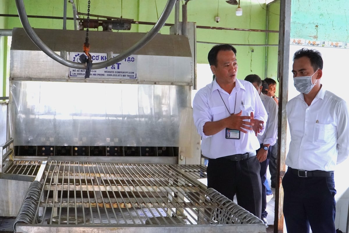 Sở Nông nghiệp và Môi trường Hậu Giang kiểm tra cơ sở giết mổ trên địa bàn. Ảnh: Kim Anh. Sở Nông nghiệp và Môi trường Hậu Giang kiểm tra cơ sở giết mổ trên địa bàn. Ảnh: Kim Anh.