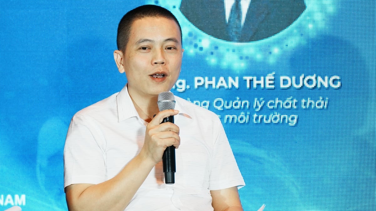 Ông Phan Thế Dương, Phòng Quản lý Chất thải, Cục Môi trường (Bộ Nông nghiệp và Môi trường) chia sẻ tại Diễn đàn. Ảnh: Trần Phi. Ông Phan Thế Dương, Phòng Quản lý Chất thải, Cục Môi trường (Bộ Nông nghiệp và Môi trường) chia sẻ tại Diễn đàn. Ảnh: Trần Phi.