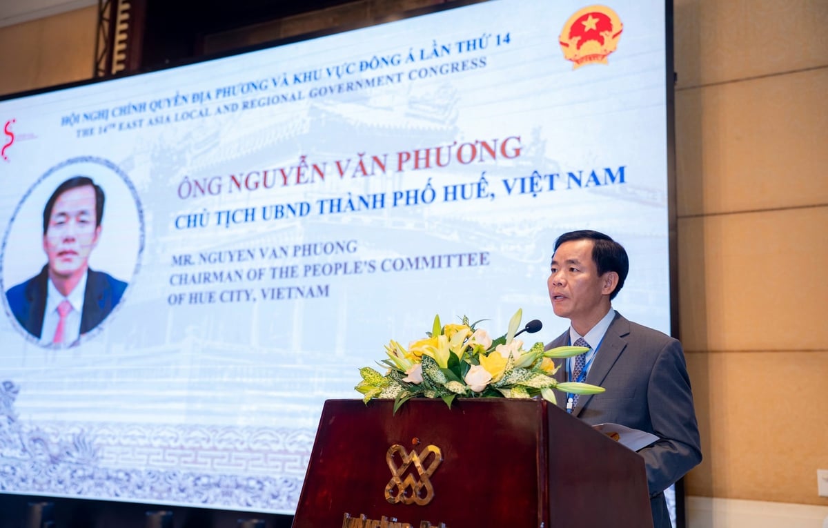 Chủ tịch UBND TP Huế - Nguyễn Văn Phương chia sẻ tại Hội nghị. Ảnh: V.D