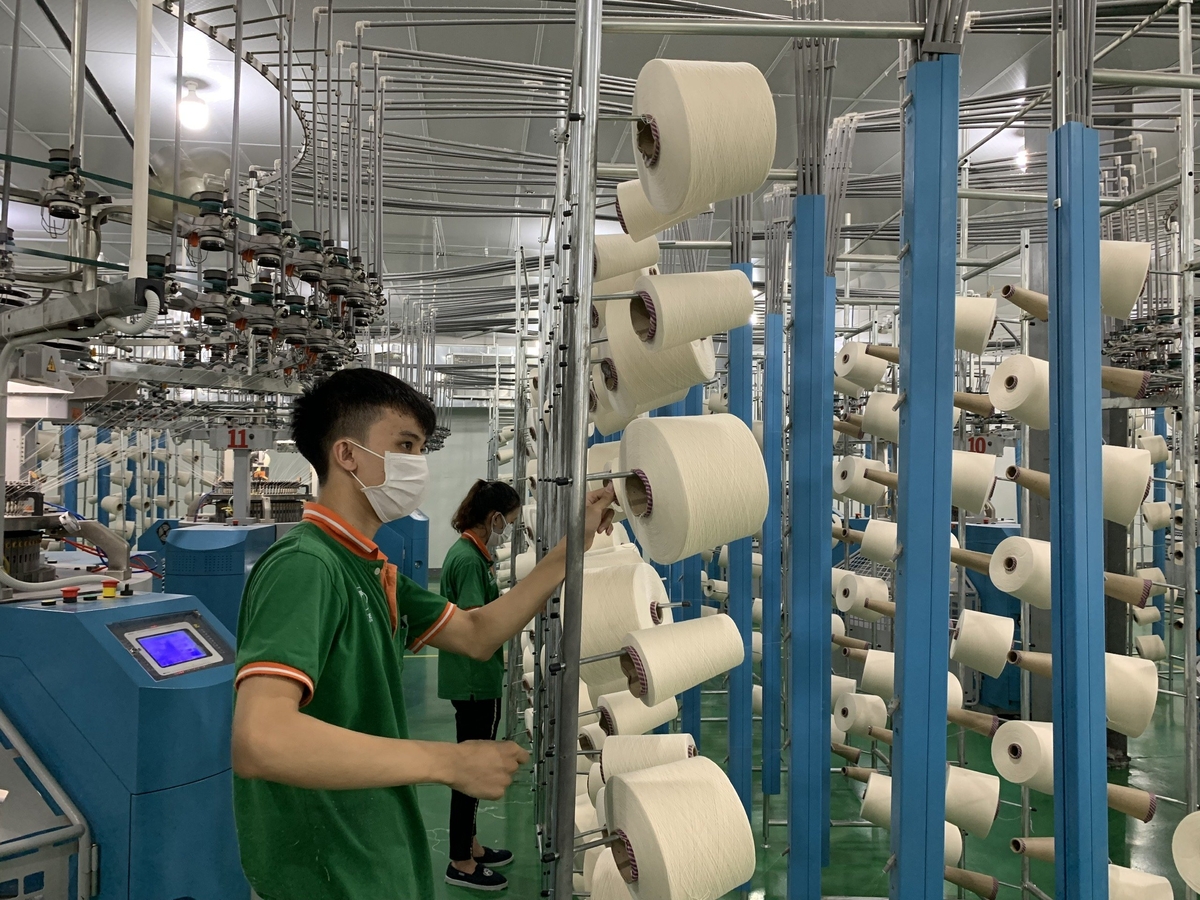 Nhiều doanh nghiệp trong KCN Hòa Khánh đã áp dụng giải pháp sản xuất sạch hơn, tiết kiệm và bảo vệ môi trường. Ảnh: Lan Anh. Nhiều doanh nghiệp trong KCN Hòa Khánh đã áp dụng giải pháp sản xuất sạch hơn, tiết kiệm và bảo vệ môi trường. Ảnh: Lan Anh.