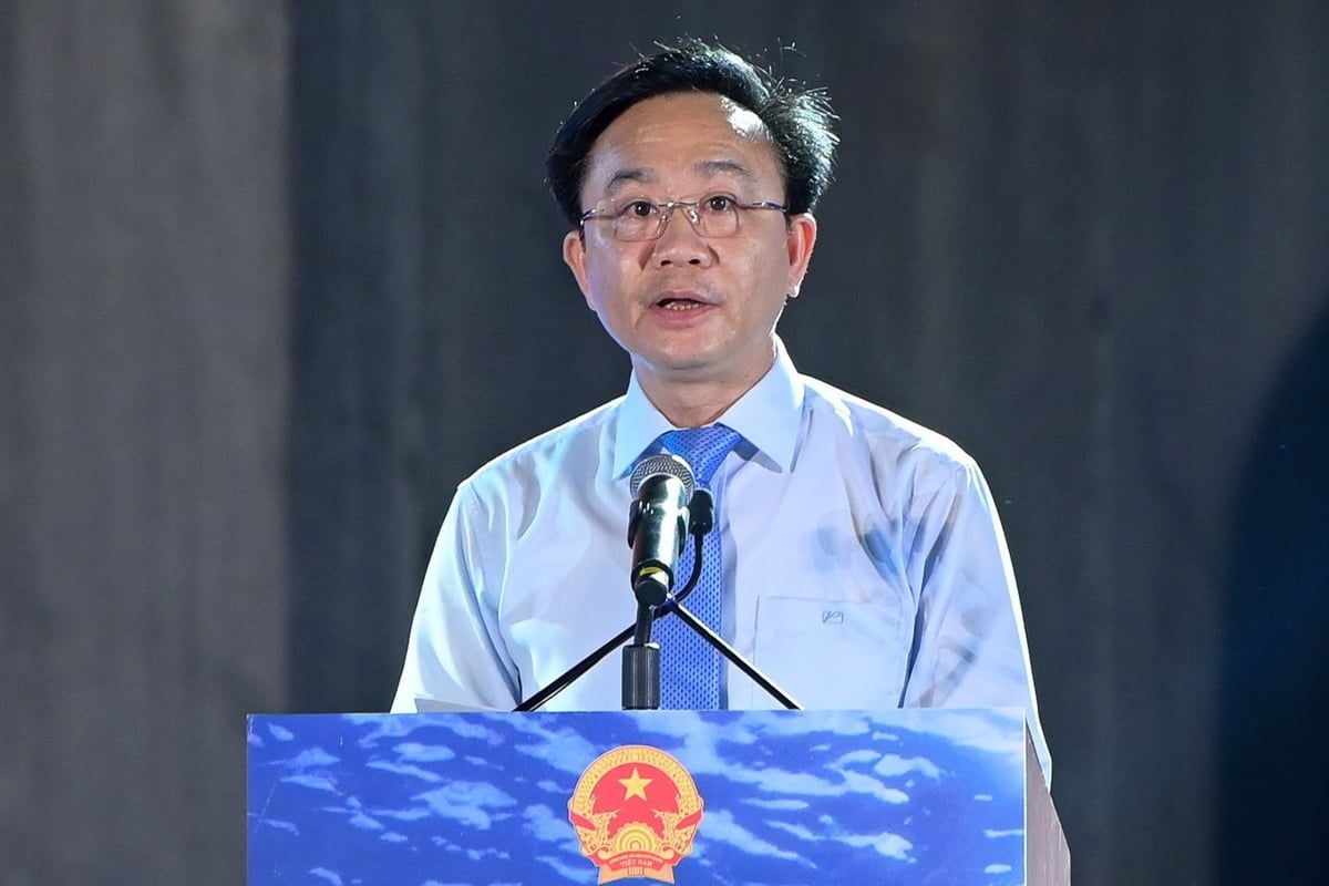 Phó Chủ tịch UBND tỉnh Quảng Bình Hoàng Xuân Tân kêu gọi hưởng ứng Ngày Đại dương thế giới, Tuần lễ Biển và Hải đảo Việt Nam. Ảnh: Tùng Đinh. Phó Chủ tịch UBND tỉnh Quảng Bình Hoàng Xuân Tân kêu gọi hưởng ứng Ngày Đại dương thế giới, Tuần lễ Biển và Hải đảo Việt Nam. Ảnh: Tùng Đinh.