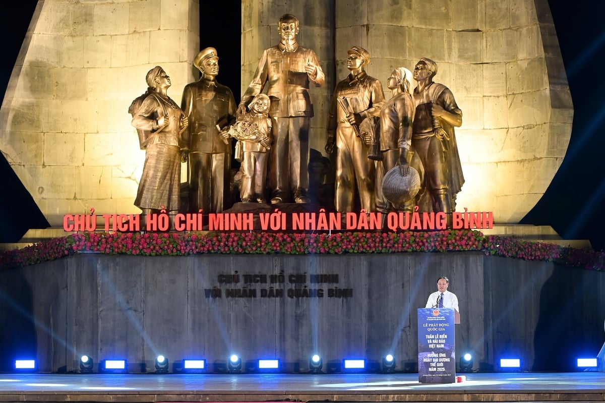 Bộ Nông nghiệp và Môi trường phối hợp với UBND tỉnh Quảng Bình long trọng tổ chức Lễ phát động Quốc gia Tuần lễ Biển và Hải đảo Việt Nam 2025, hưởng ứng Ngày Đại dương Thế giới (8/6). Ảnh: Tùng Đinh. Bộ Nông nghiệp và Môi trường phối hợp với UBND tỉnh Quảng Bình long trọng tổ chức Lễ phát động Quốc gia Tuần lễ Biển và Hải đảo Việt Nam 2025, hưởng ứng Ngày Đại dương Thế giới (8/6). Ảnh: Tùng Đinh.