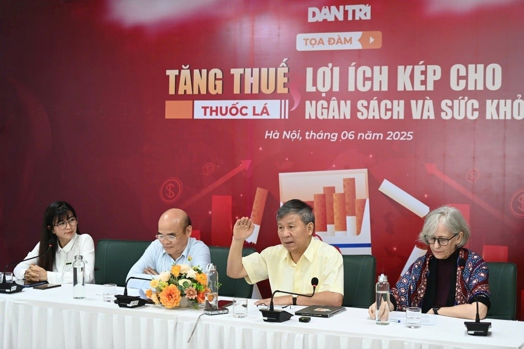 Ông Nguyễn Anh Trí cho rằng, việc tăng thuế không chỉ góp phần tăng thu ngân sách quốc gia, mà điều quan trọng nhất là sử dụng phần thu được này để tiếp tục hỗ trợ Quỹ Phòng, chống tác hại thuốc lá, và hỗ trợ chi phí khám, chữa bệnh liên quan đến tác hại của thuốc lá. Ảnh: Hải Long. Ông Nguyễn Anh Trí cho rằng, việc tăng thuế không chỉ góp phần tăng thu ngân sách quốc gia, mà điều quan trọng nhất là sử dụng phần thu được này để tiếp tục hỗ trợ Quỹ Phòng, chống tác hại thuốc lá, và hỗ trợ chi phí khám, chữa bệnh liên quan đến tác hại của thuốc lá. Ảnh: Hải Long.